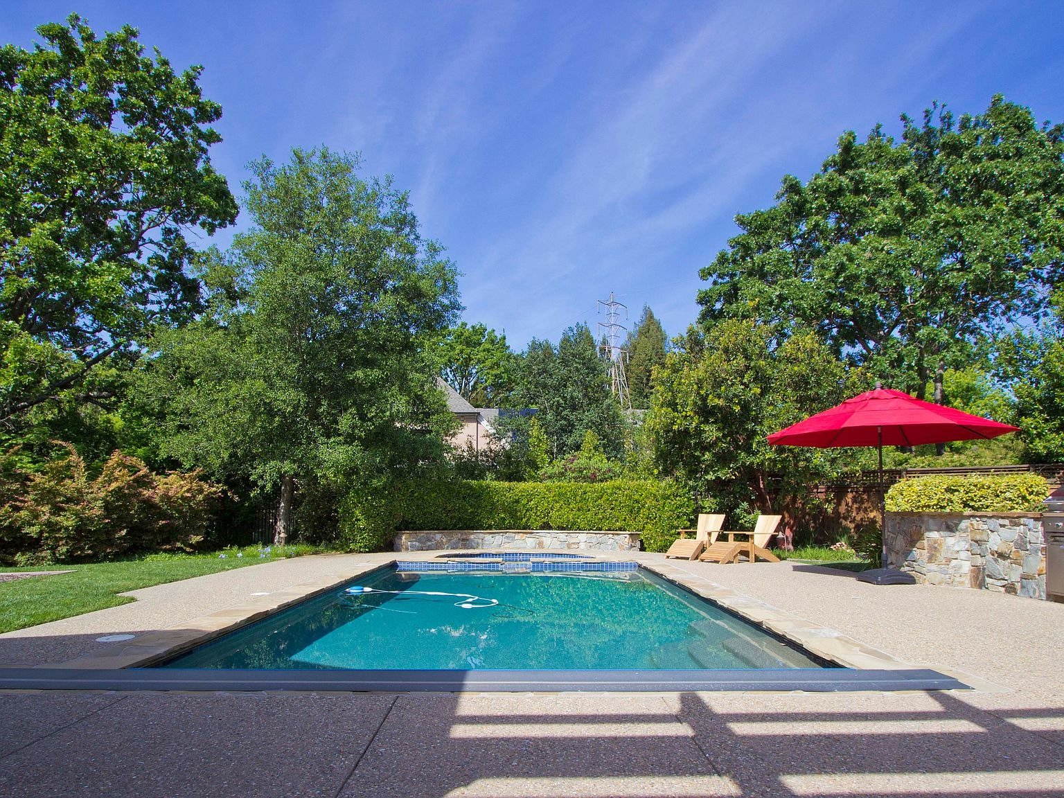 33 Sanford Ln