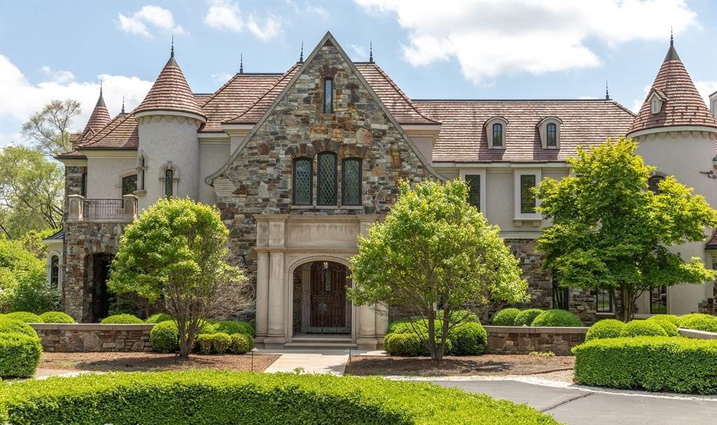 Discover Southeast Michigan's Premier Luxury Real Estate