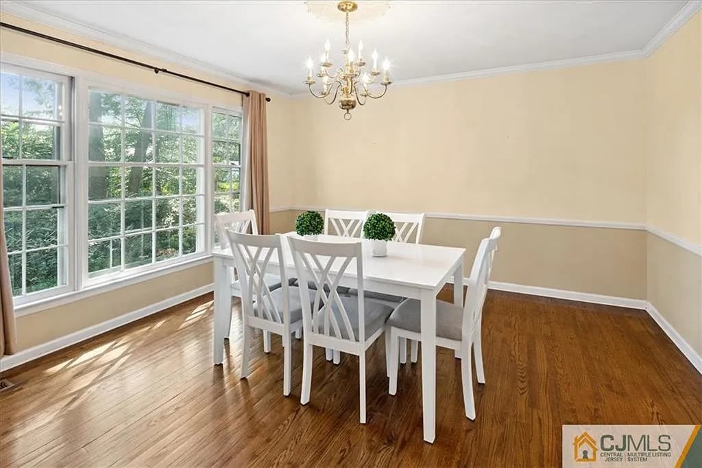 12 Beechtree Ln