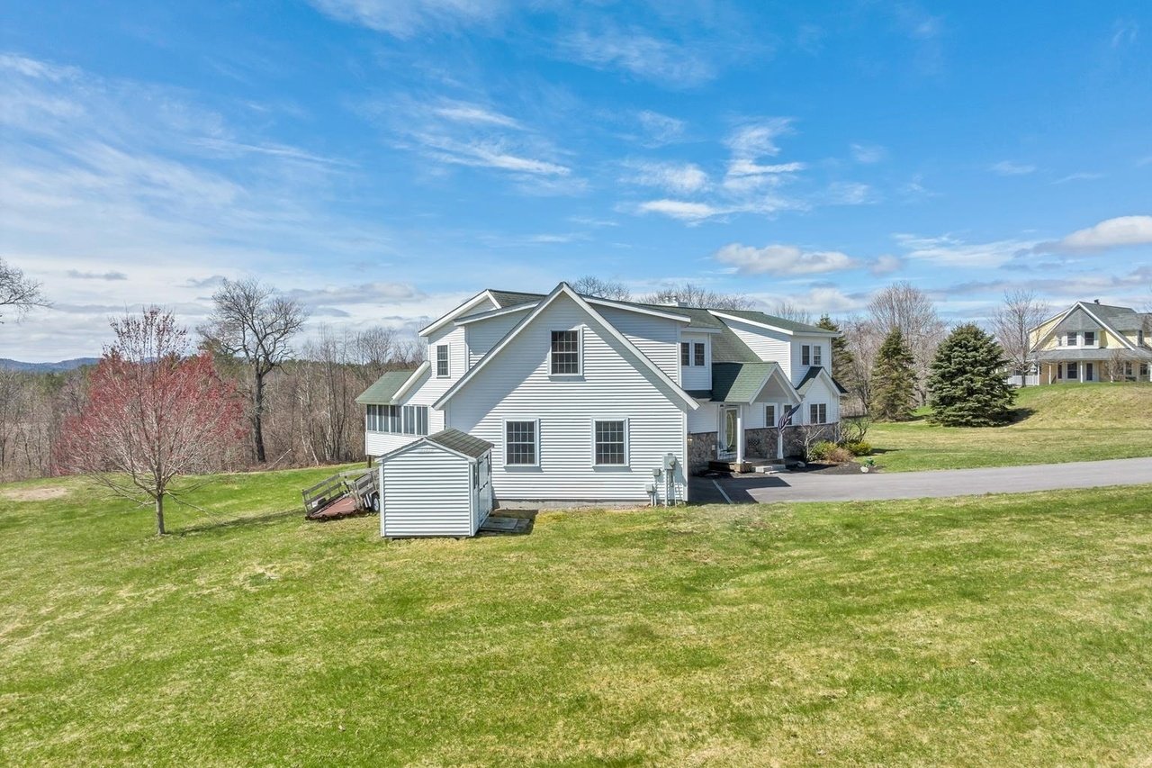 18 Christy Ln