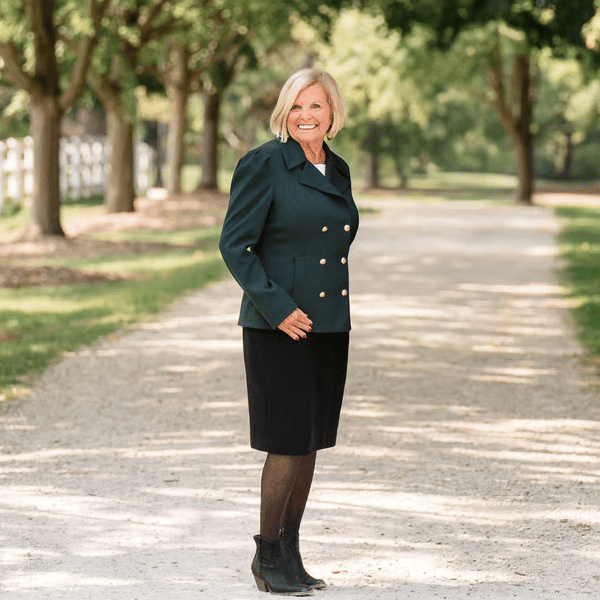 Mary White Naperville, IL Real Estate Agent Headshot
