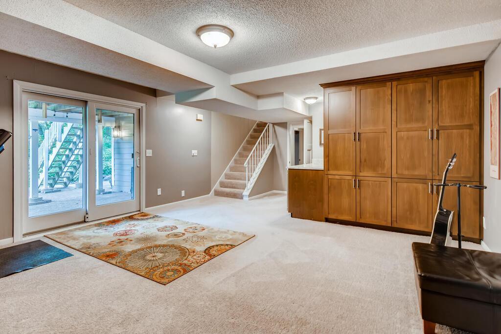 4100 Auburn Dr