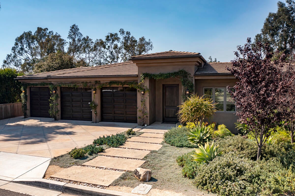 3834 La Cumbre Hills Ln