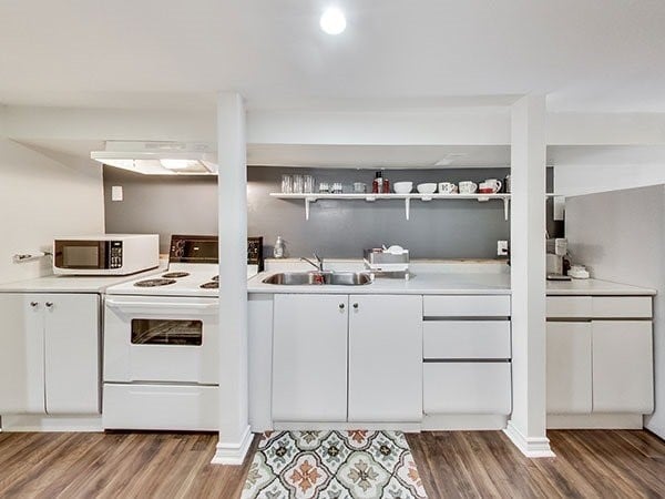 39 Pendrith Street Lower, Toronto W02 Unit: Lower