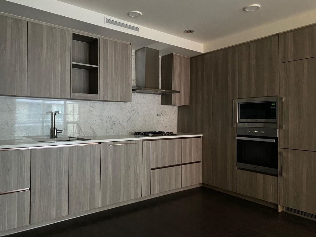 455 SW Marine Dr, #607