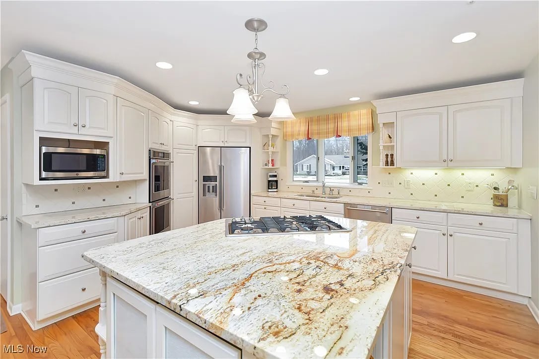 31150 Fox Hollow Dr