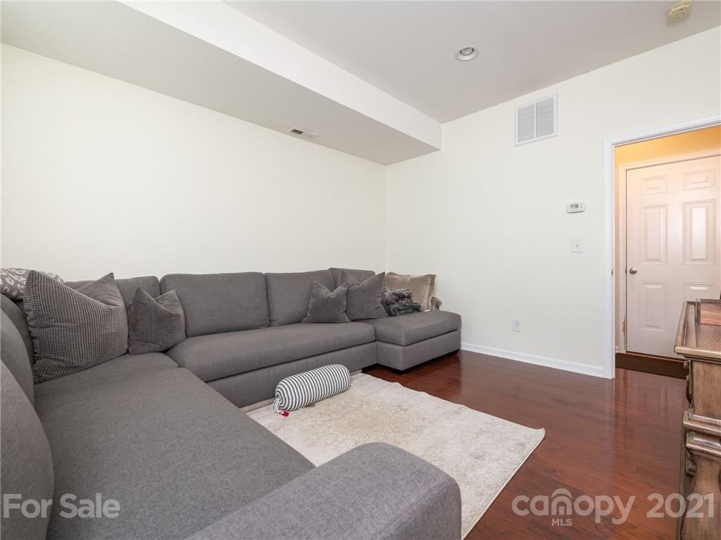 249 Irwin Ave