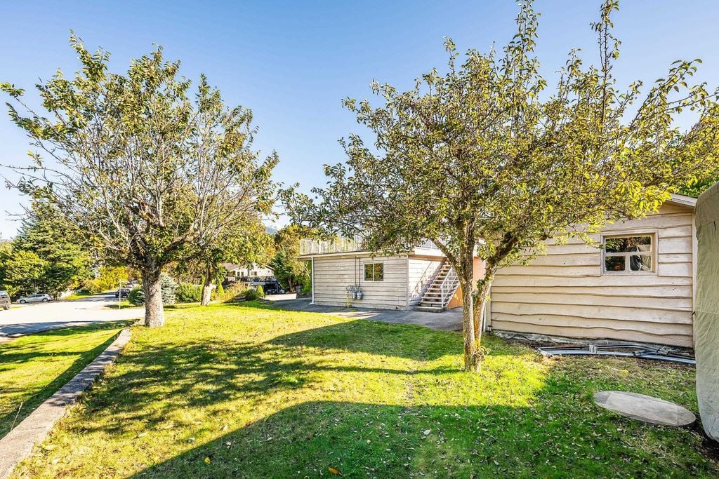 2332 Argyle Cres