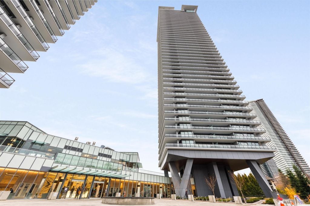 4720 Lougheed Hwy, #2411
