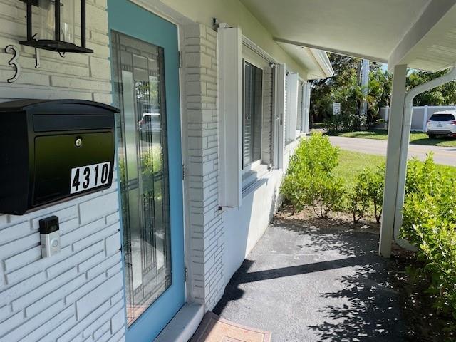  4310 NE 1st Ter