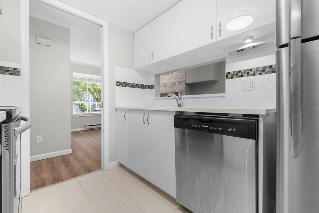 2885 E Kent Ave N, Unit 16