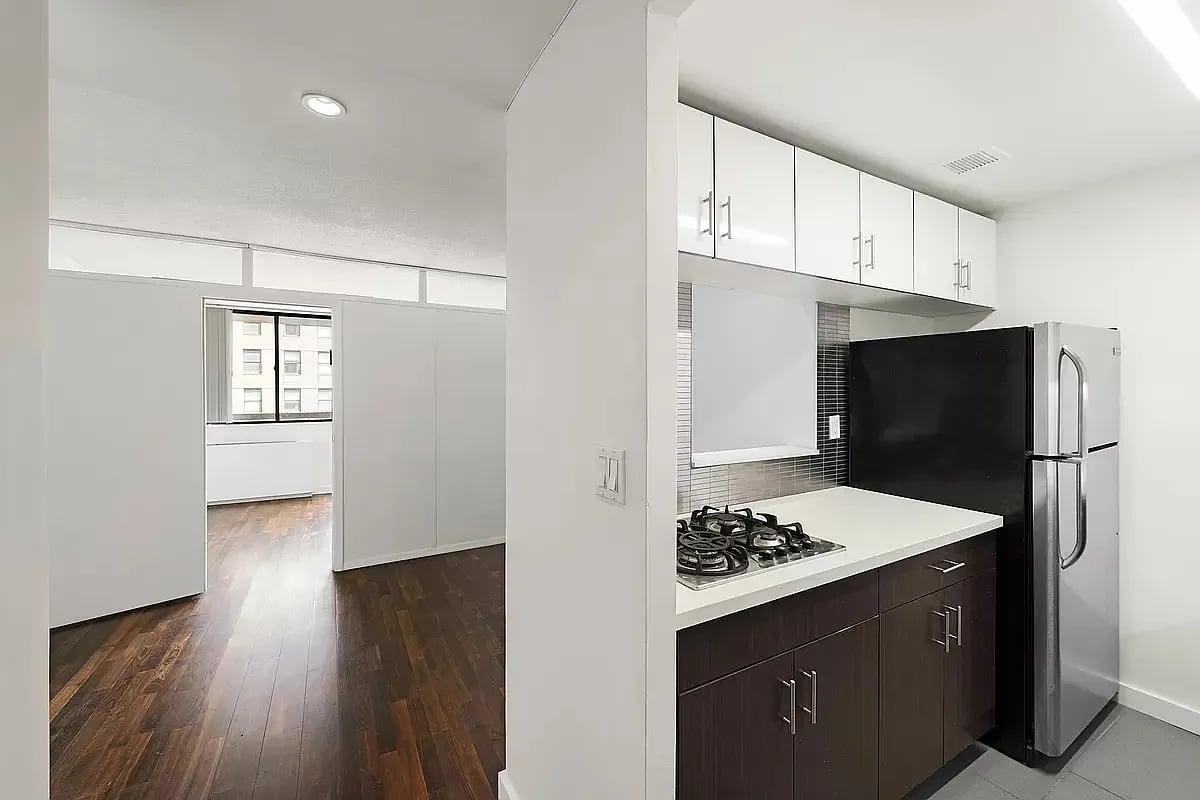 184 Lexington Ave #16C