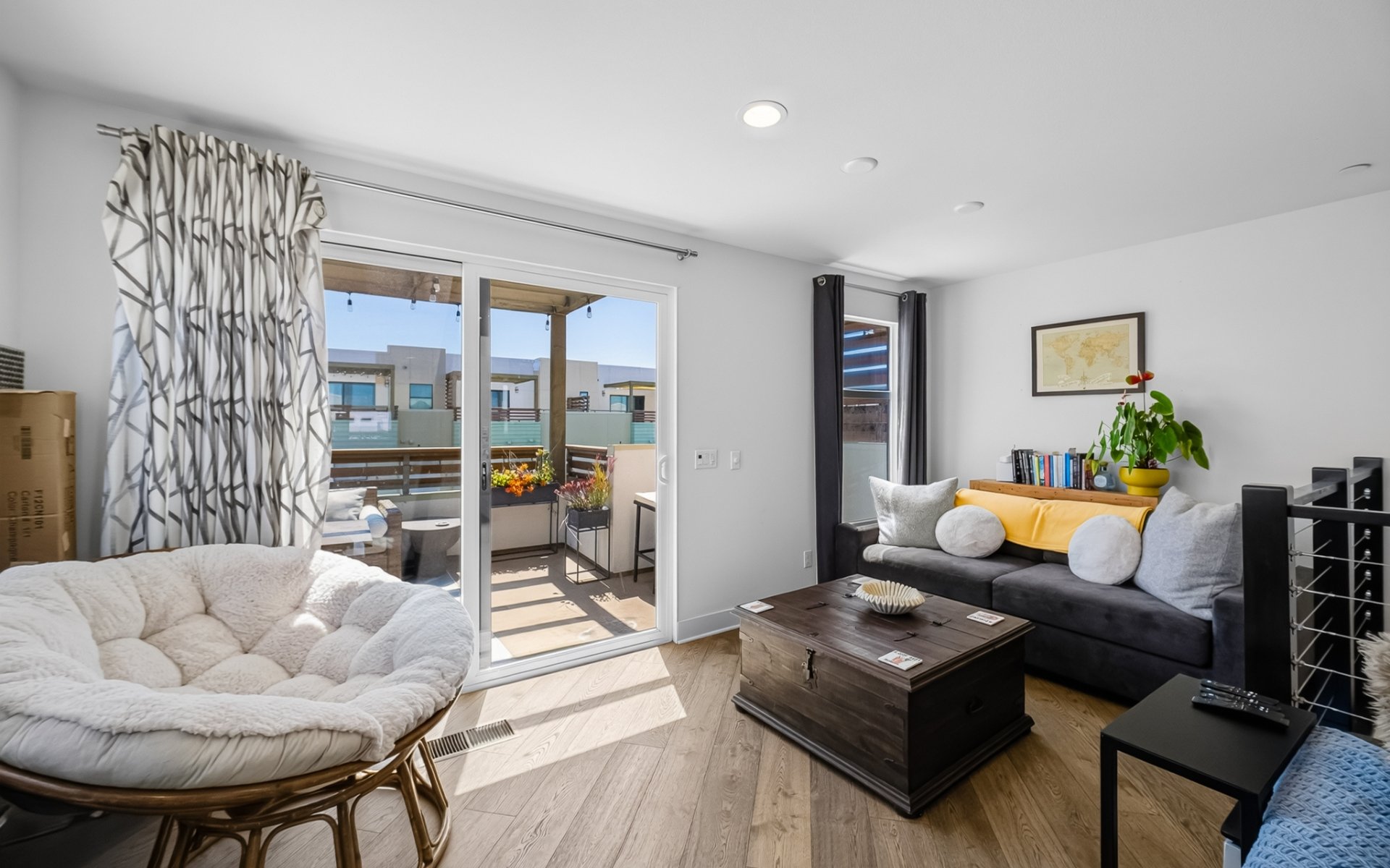 1687 Grand View
