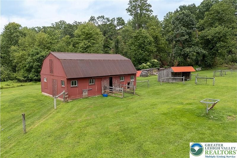 271 WETZEL ROAD
