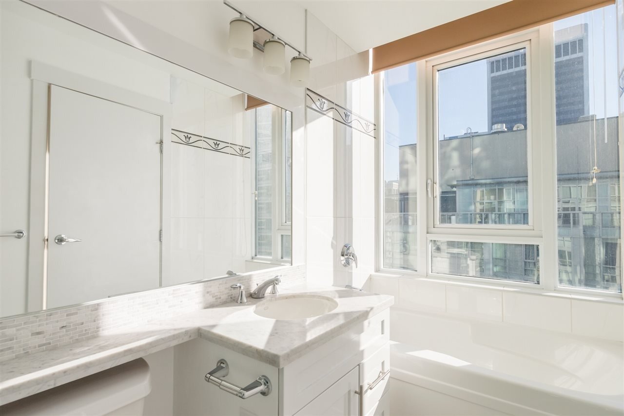 1189 Melville St, #1903