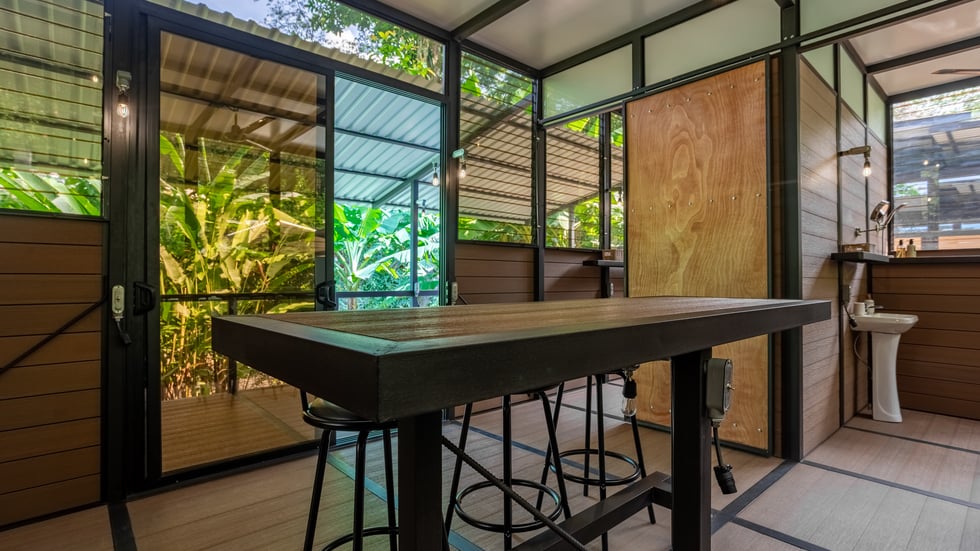 Riverfront Surf House in Playa Dominical Walk to the Beach