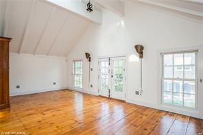 516 Main Street Carriage House