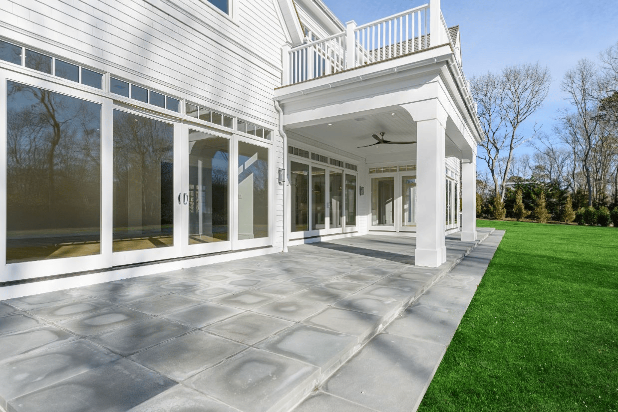 428 Edge of Woods Rd