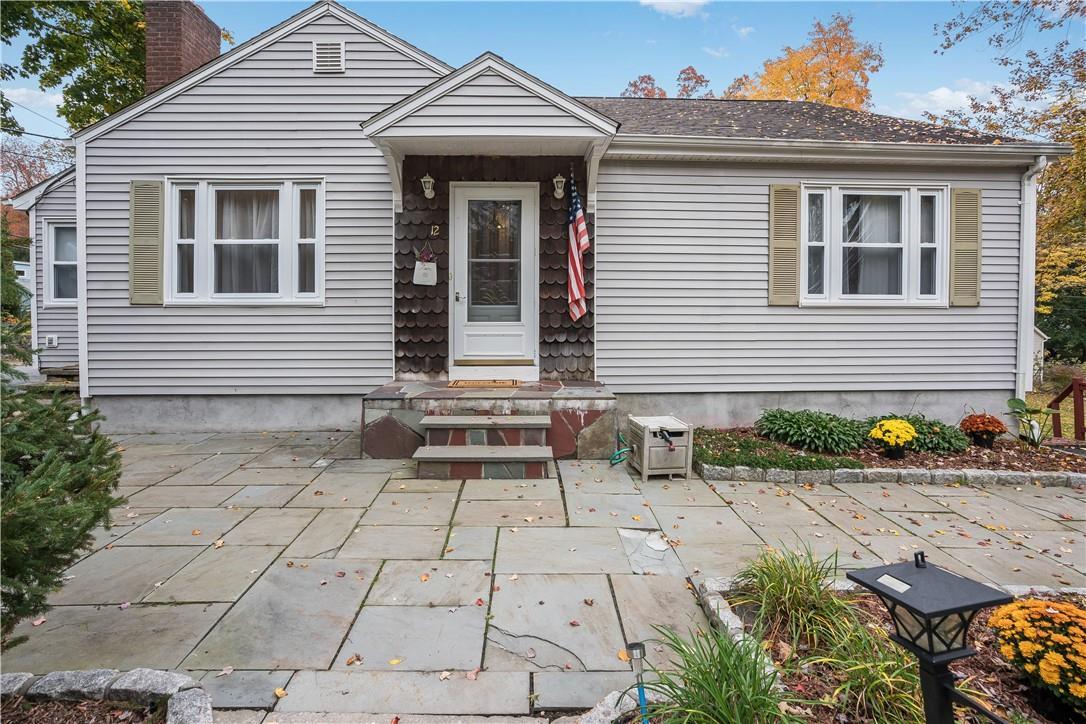 12 Edwin St