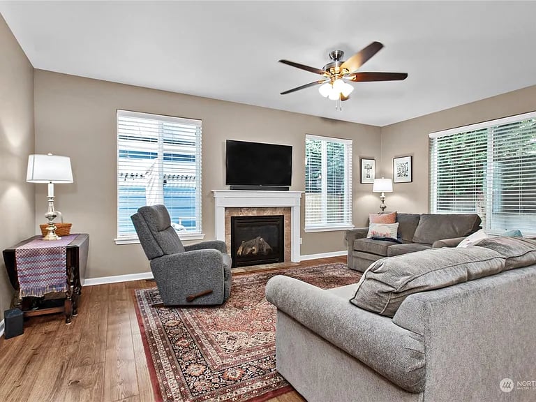 4552 Colleen Street SE