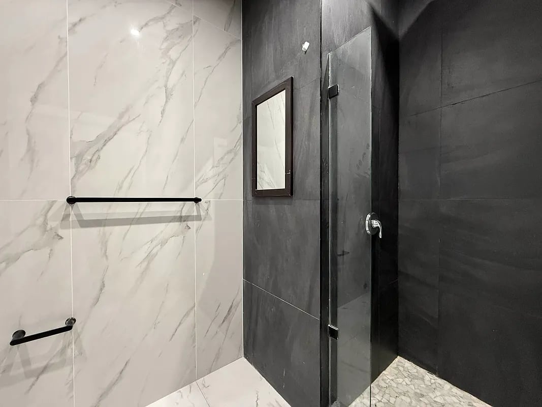 83 Suydam St 1