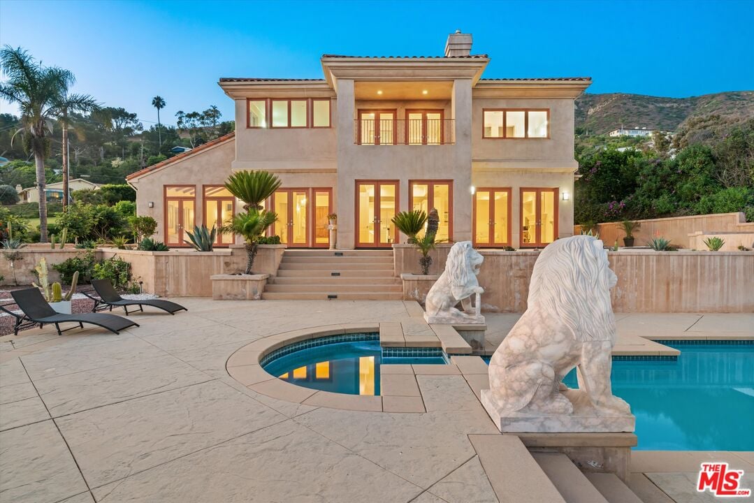 Puesta Del Sol St, 90265