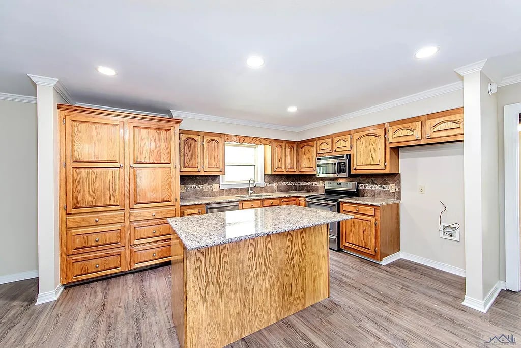 405 Valhi Blvd