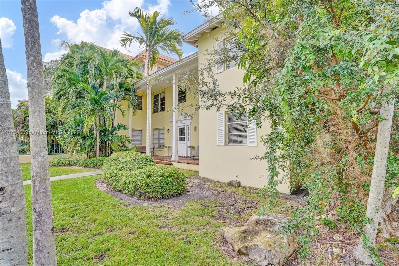 228 Madeira Ave