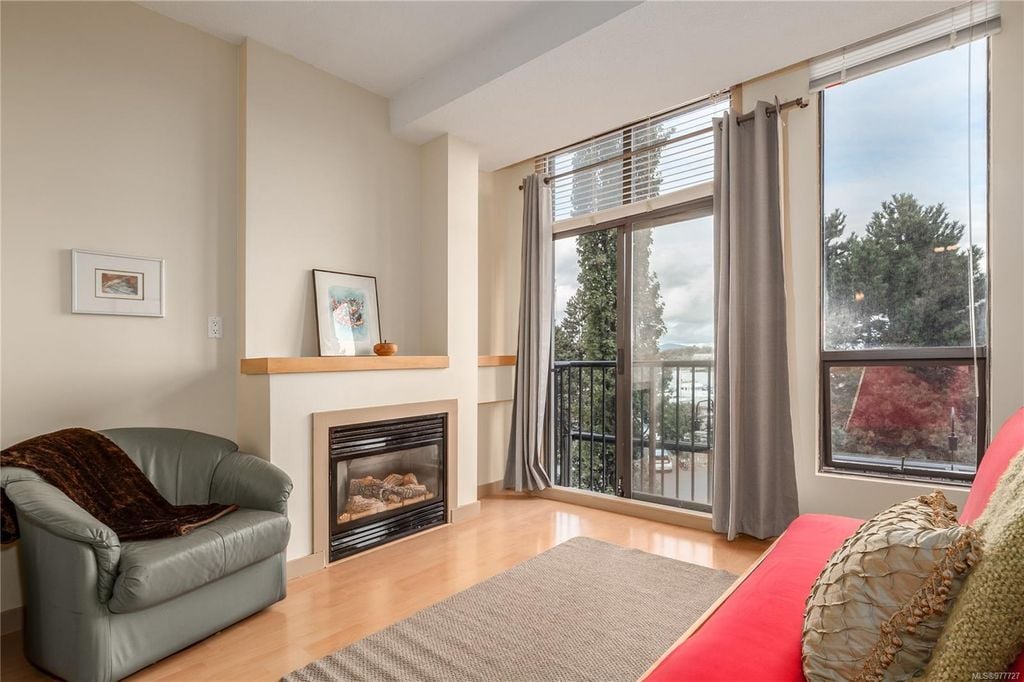 409 Swift St, #211