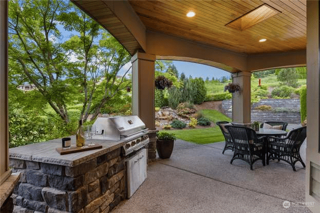 Luxury Living on Cougar Mountain in the Reserve at Newcastle