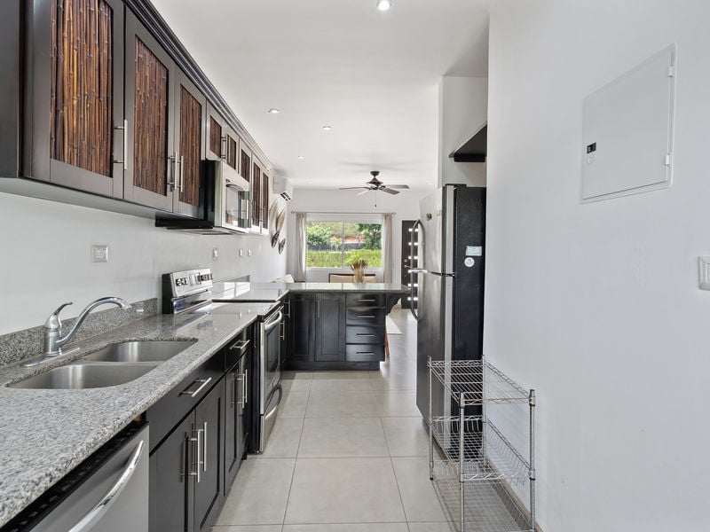 Jacarandas #2 | Affordable 3-Bedroom Townhouse Near Tamarindo Beach with Pool, Gym, and Secure Gated Living