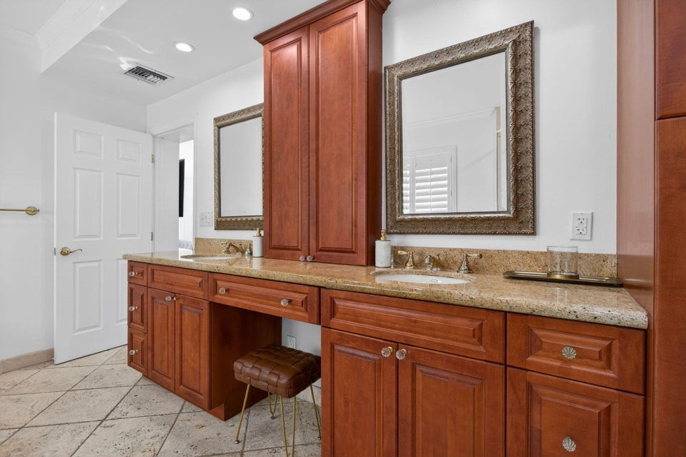 736 NE 34th Court, Oakland Park