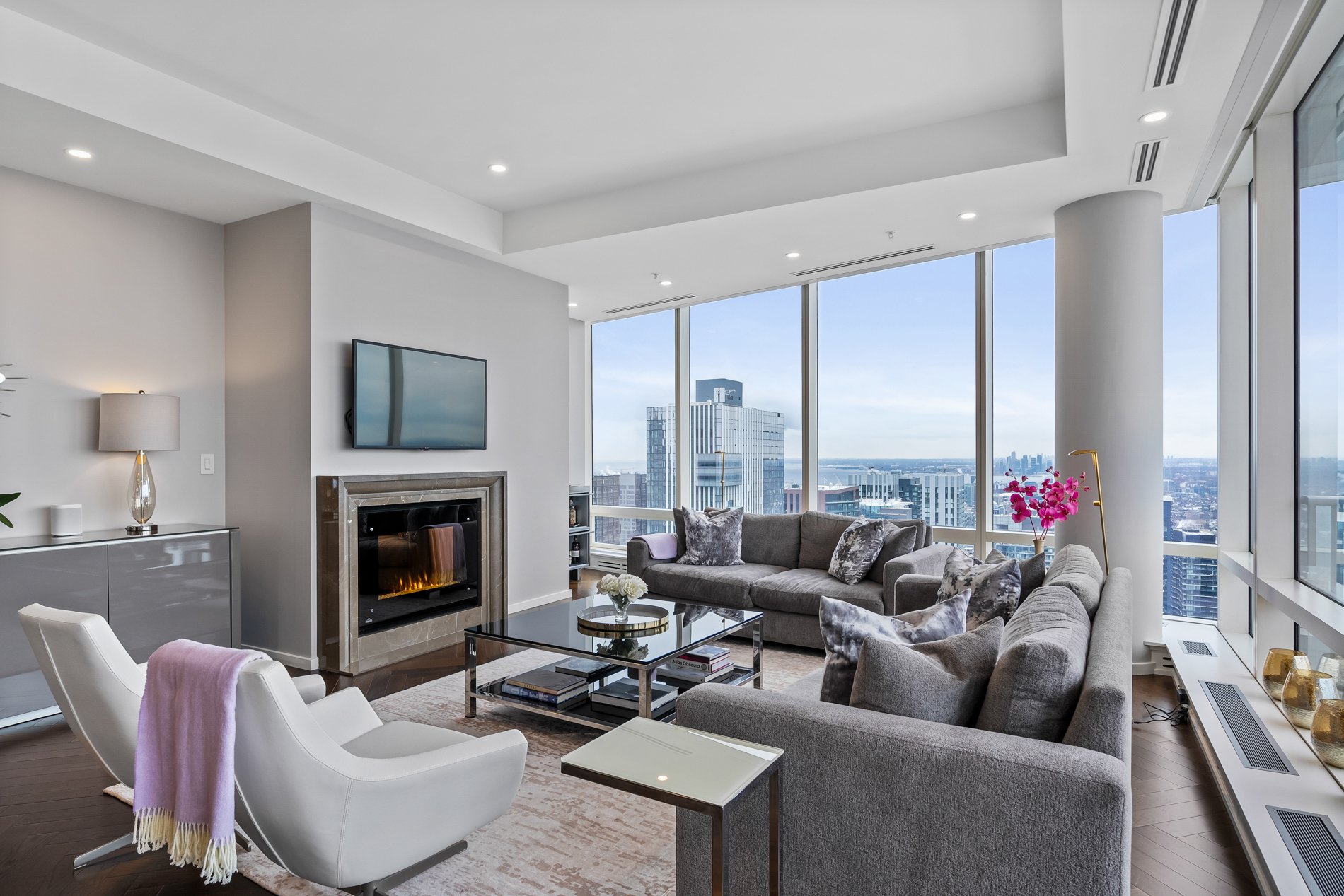 Suite 5603- 180 University Avenue