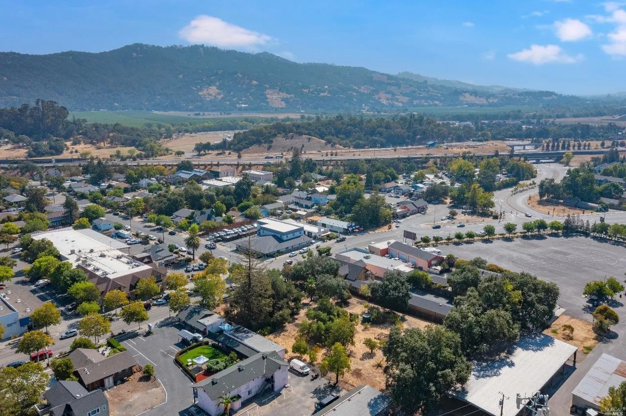 205 S Cloverdale Blvd