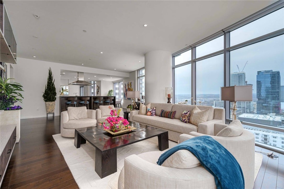 200 Congress Ave, #18AE