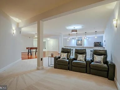 106 Calvary Ct SE