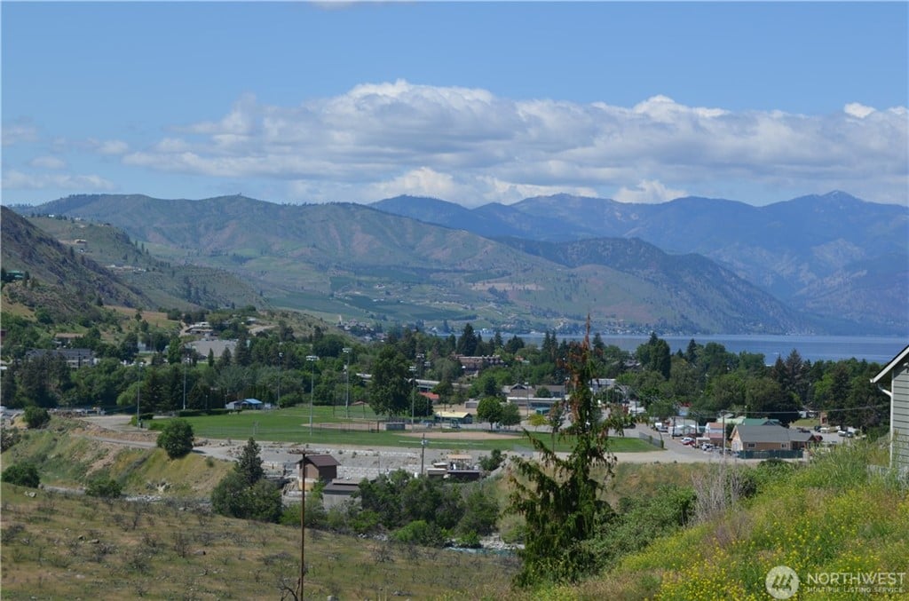 8 Riverview Cemetery Rd
