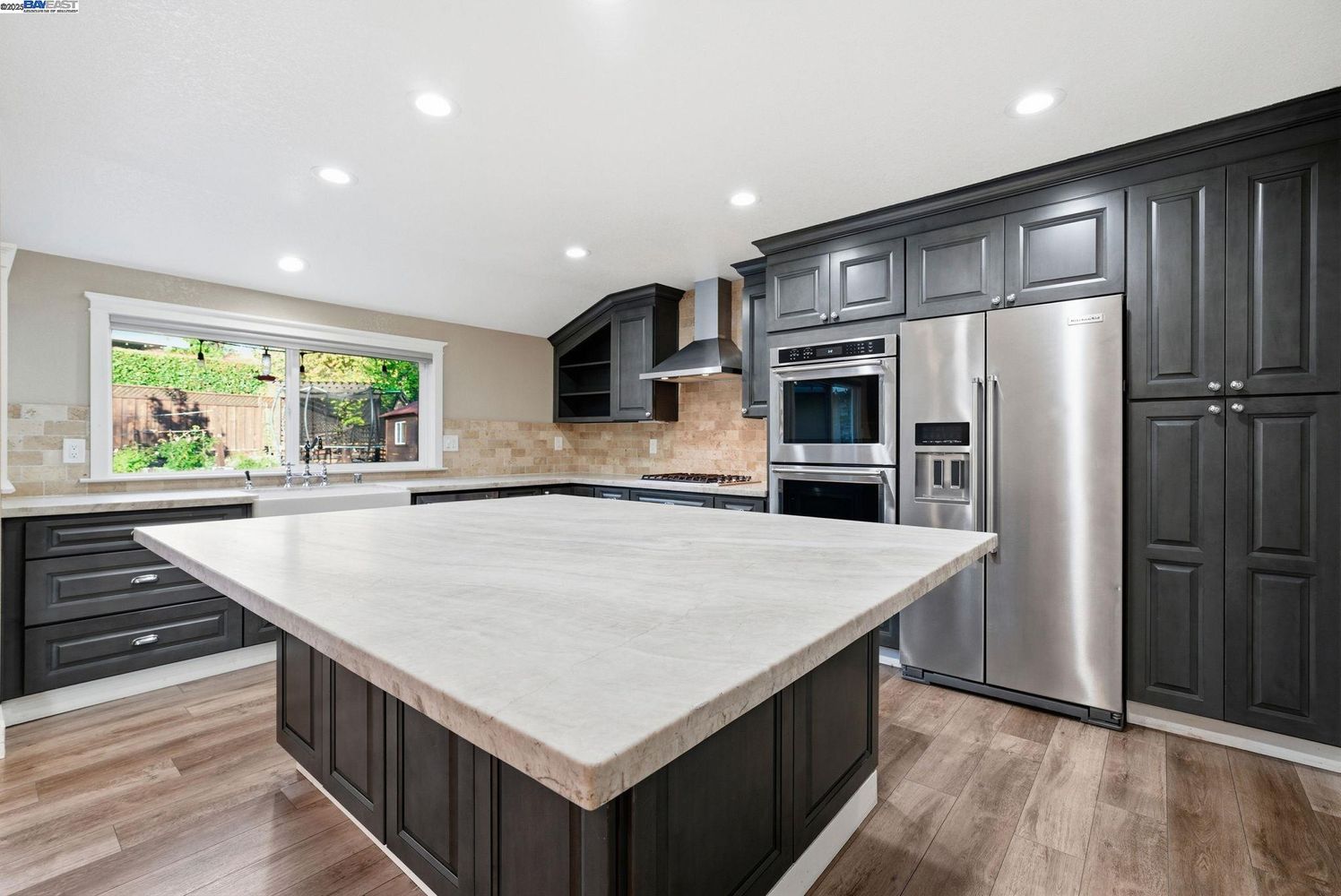 572 Old Farm Rd