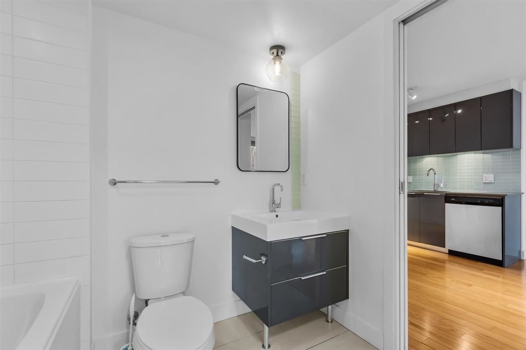 1325 Rolston St, #2305