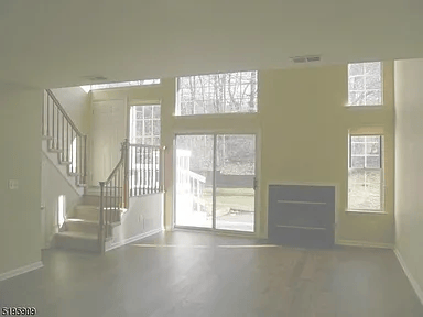 48 Fieldstone Rd