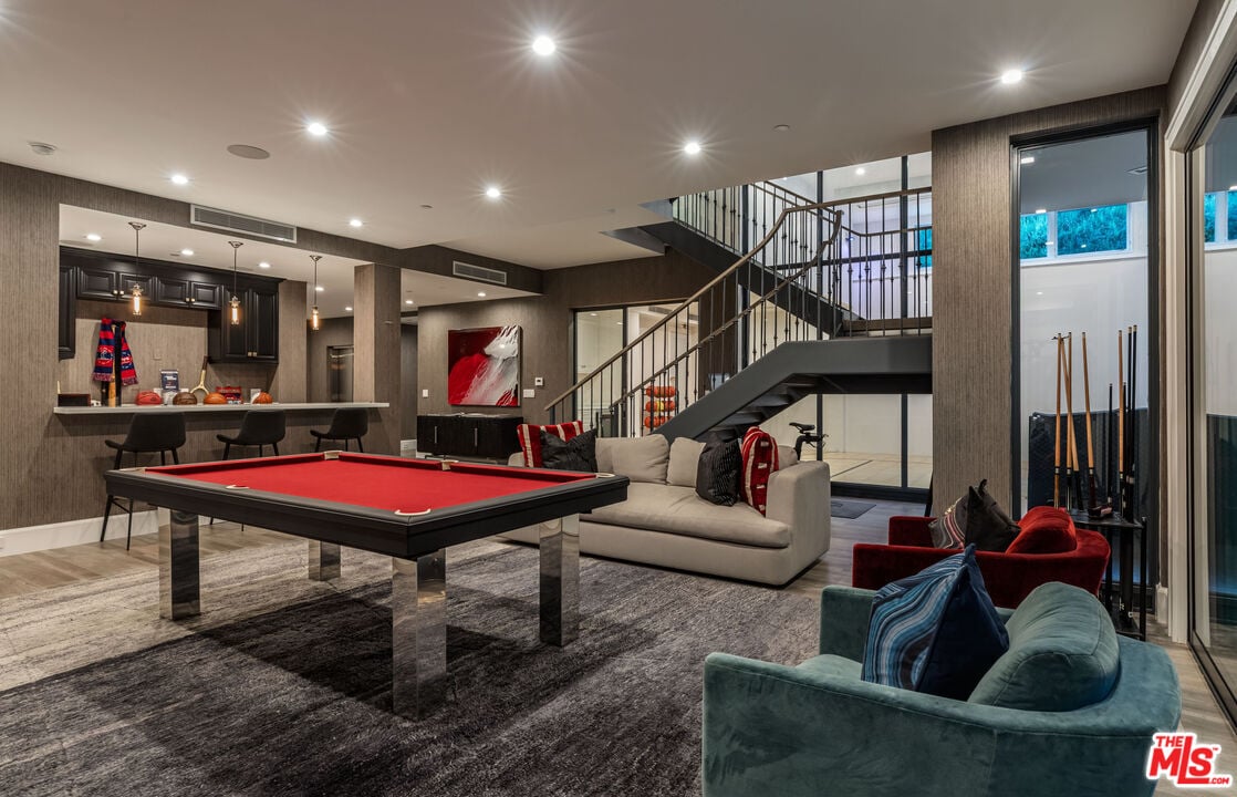 Monarch Reserve, N Norman Pl, 90049