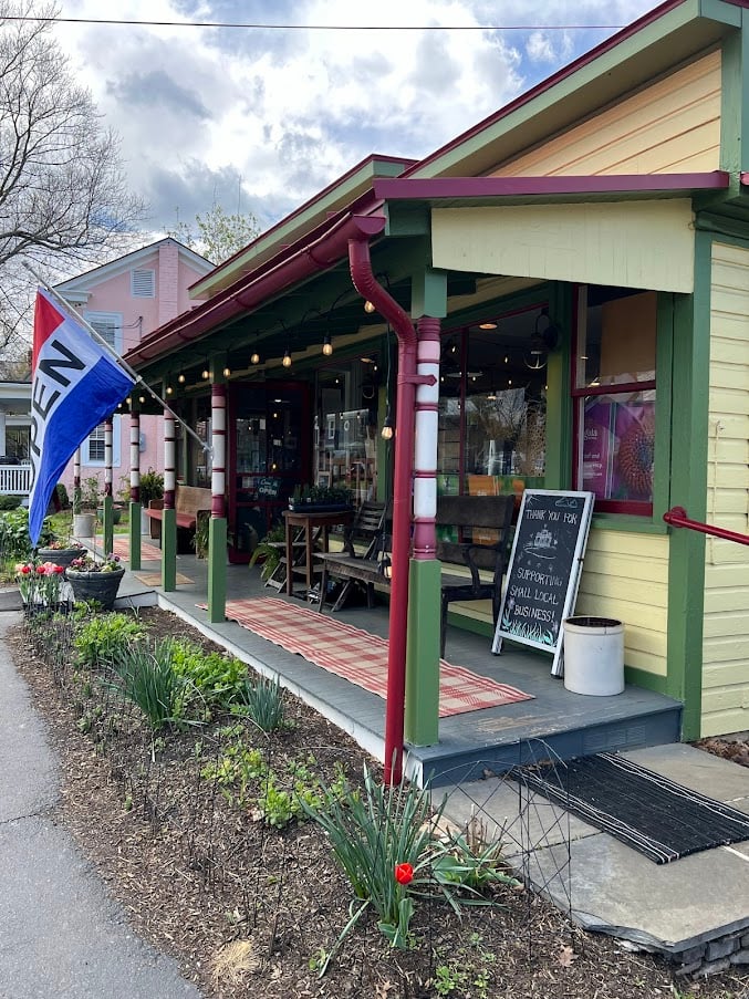 Hamilton Mercantile exterior in Hamilton Virginia featuring a local farm store and coffee window in Loudoun County