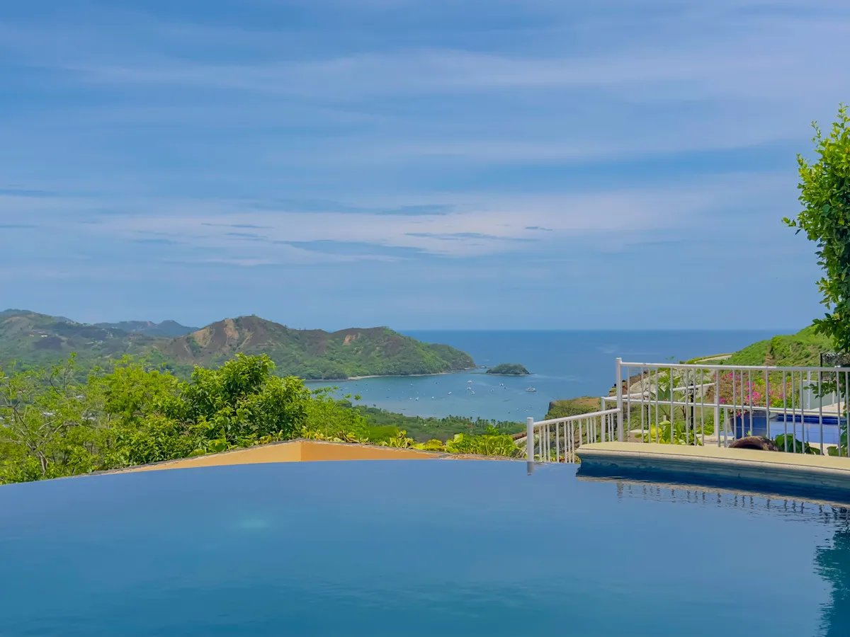 Ocean View Home in Altos del Cacique