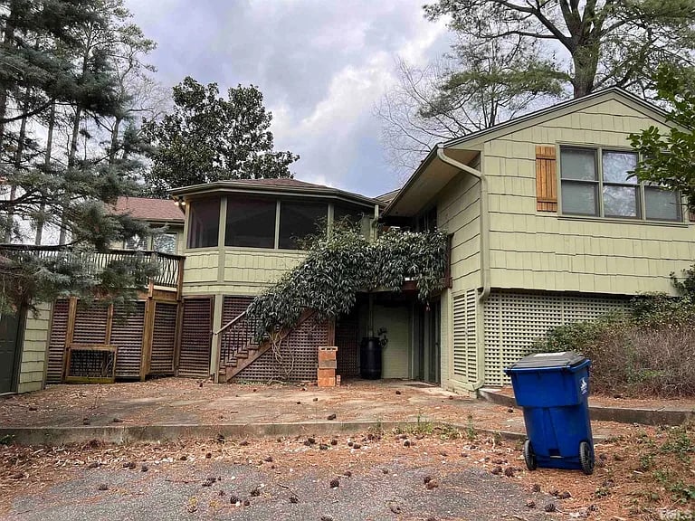 1321 Hathaway Rd