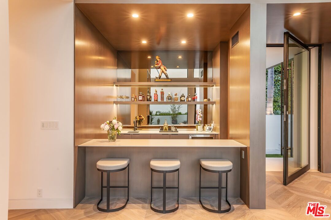 Monarch Crest, Sierra Mar Pl, 90069