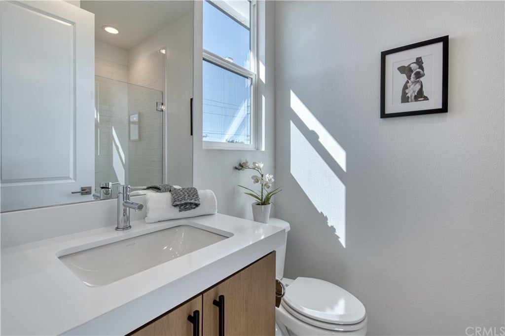 20452 Santa Ana Ave, Unit 6