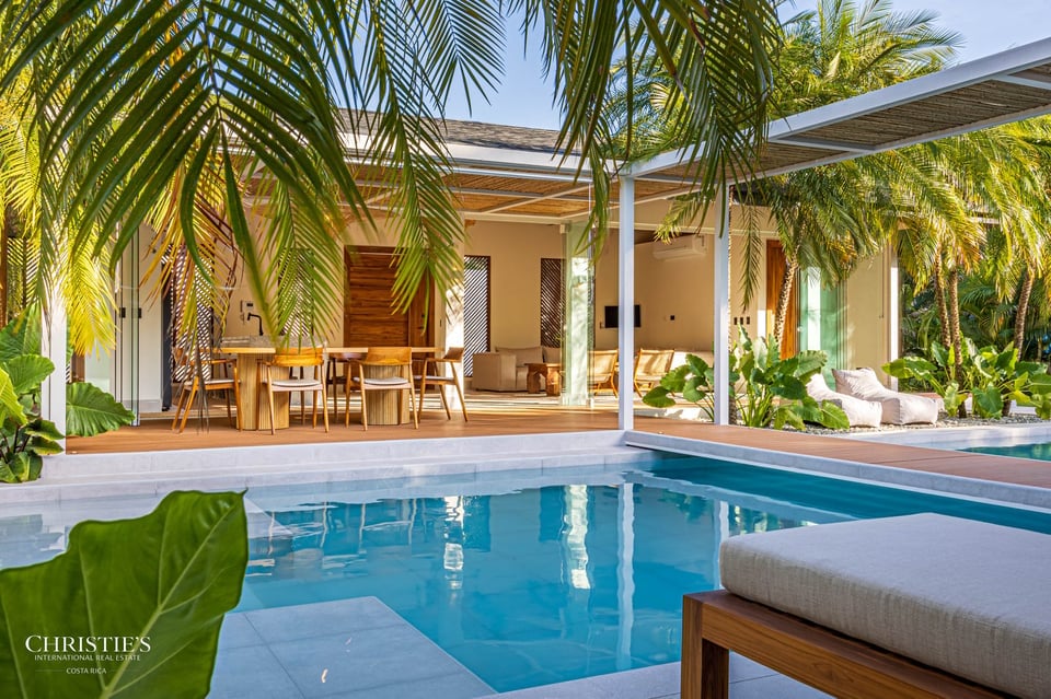 Casa Ohana – Comtemporary Luxury Villa, Steps from the Beach