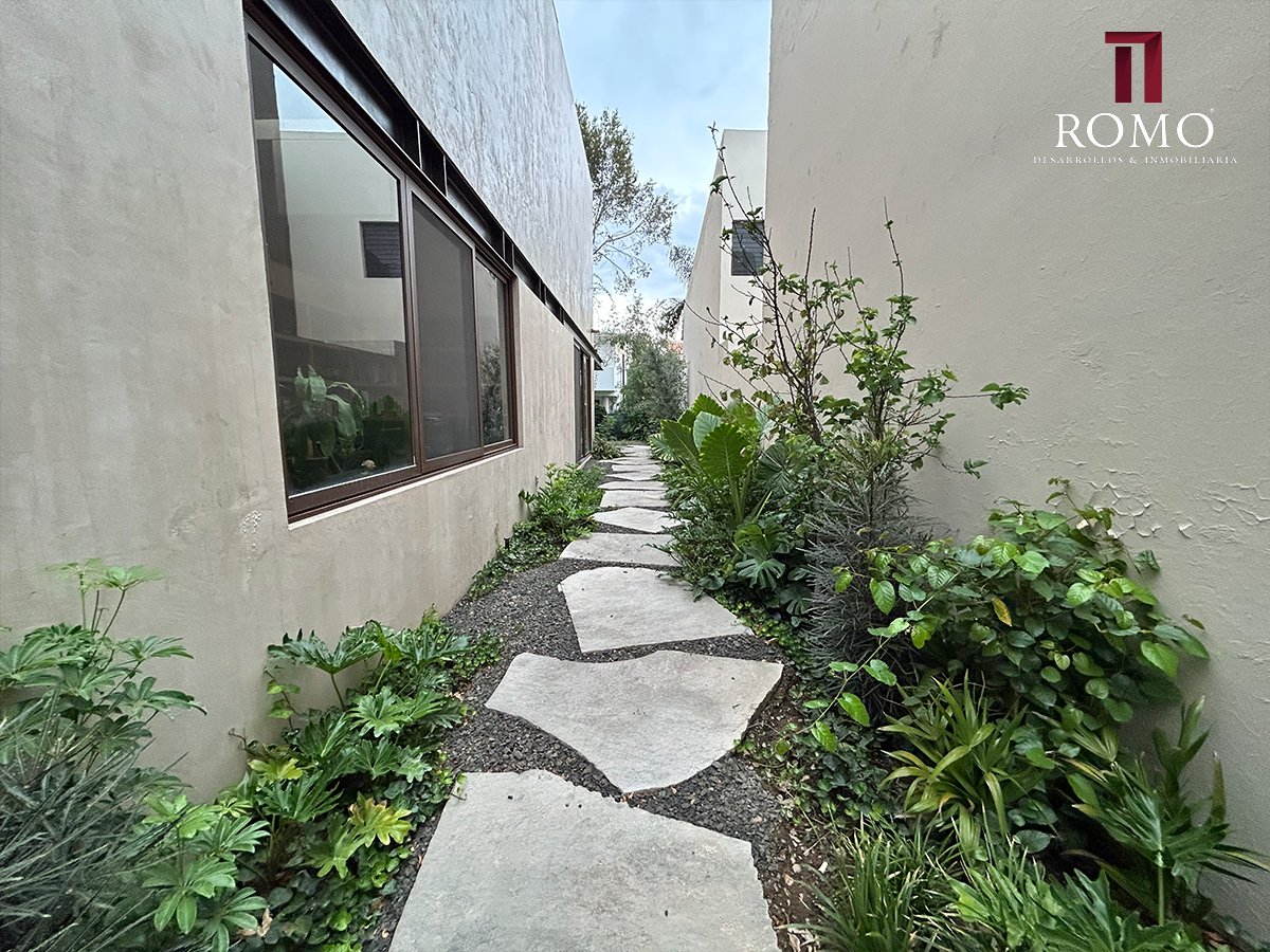 Casa en Venta Azaleas $28'800,000.00 MN