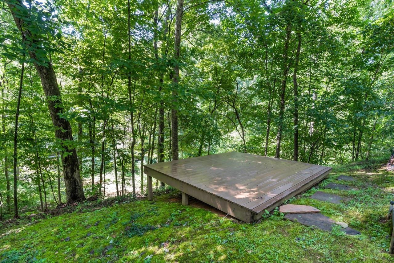 1120 Sourwood Dr