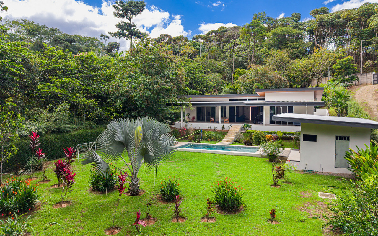 Unique Riverfront Home With Prime Location in Uvita